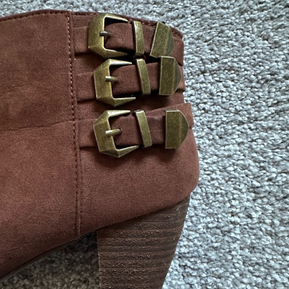 Ankle boots - Picture 3 of 10